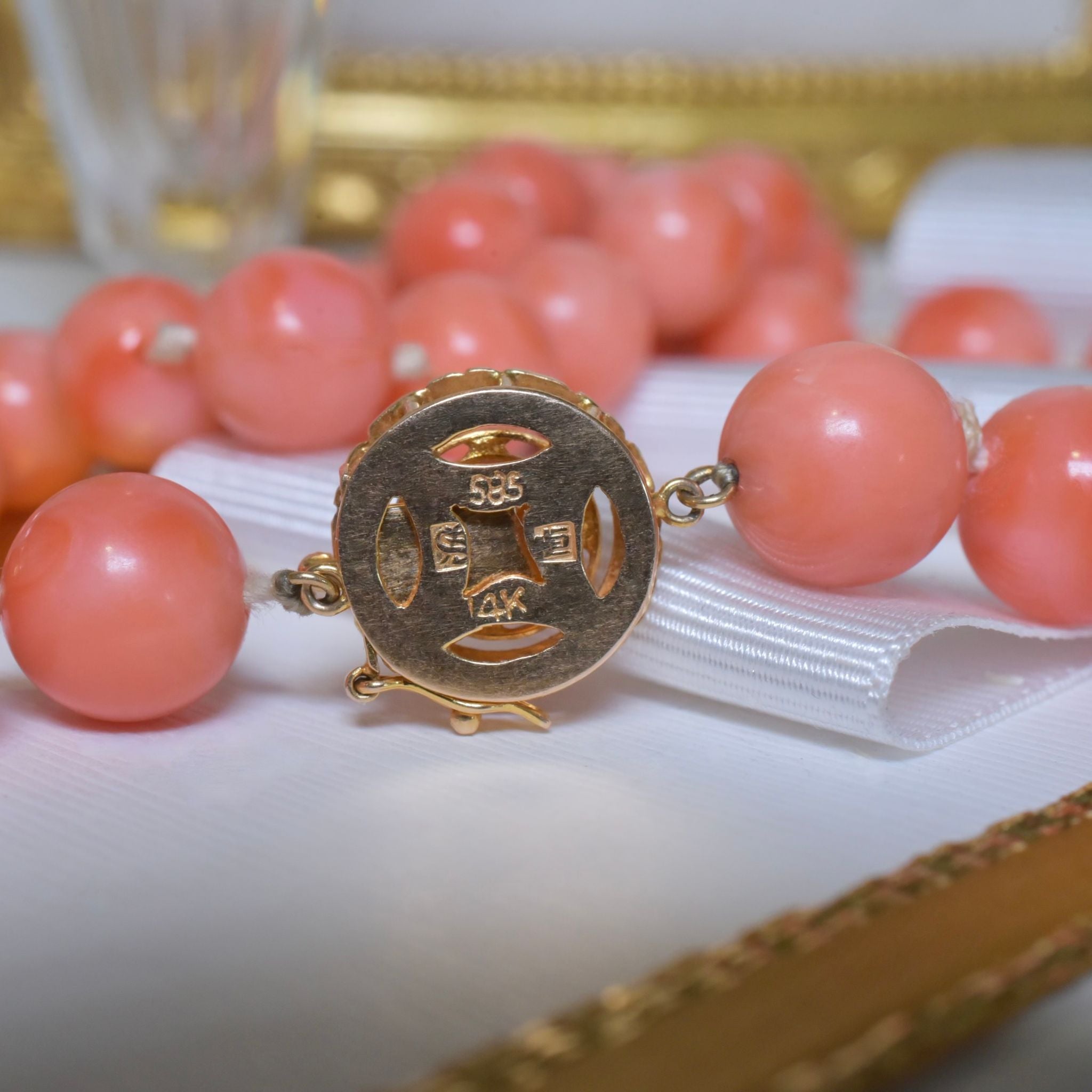 Estate 14ct Yellow Gold Salmon Coral (Momo?) Bead Necklace