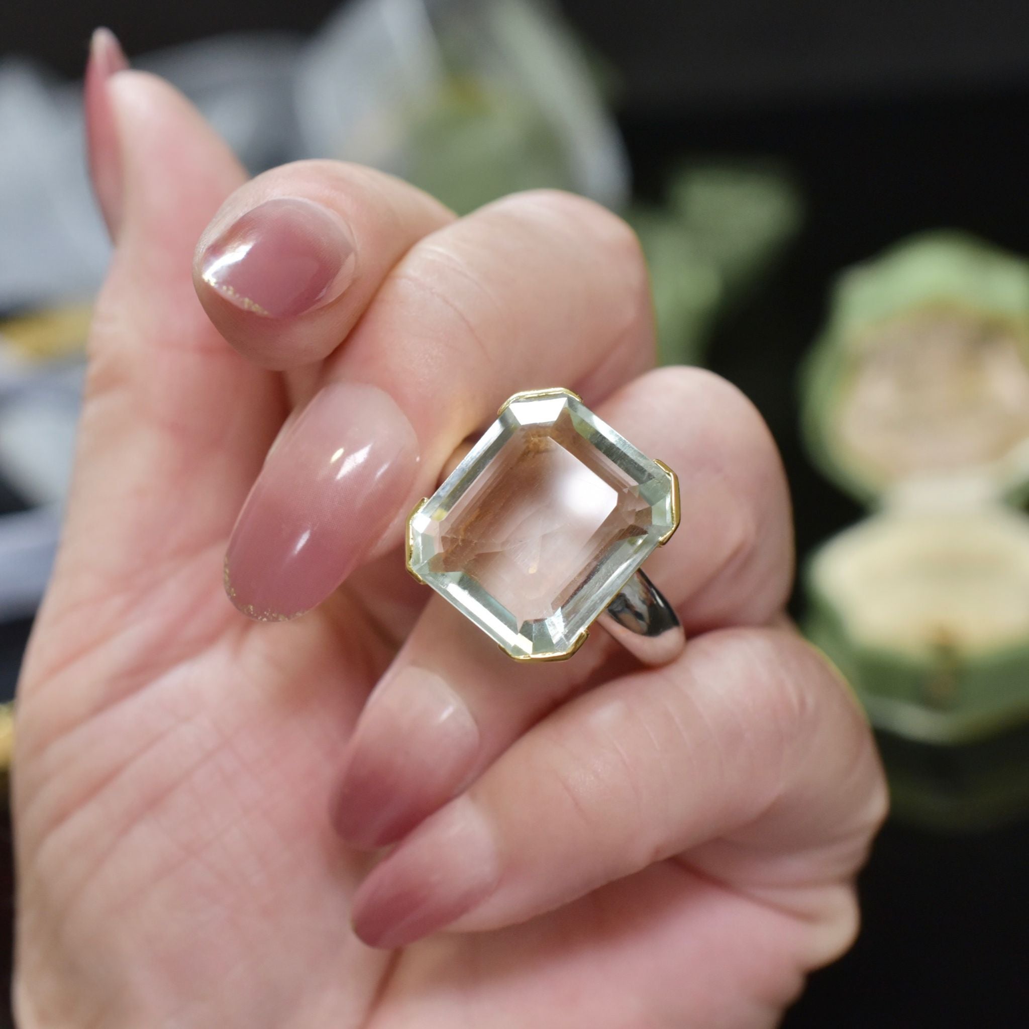 Superb 18ct Yellow And White Gold 20ct Aquamarine Ring - 19.0 Grams Included In Purchase Valuation For 17,000 AUD