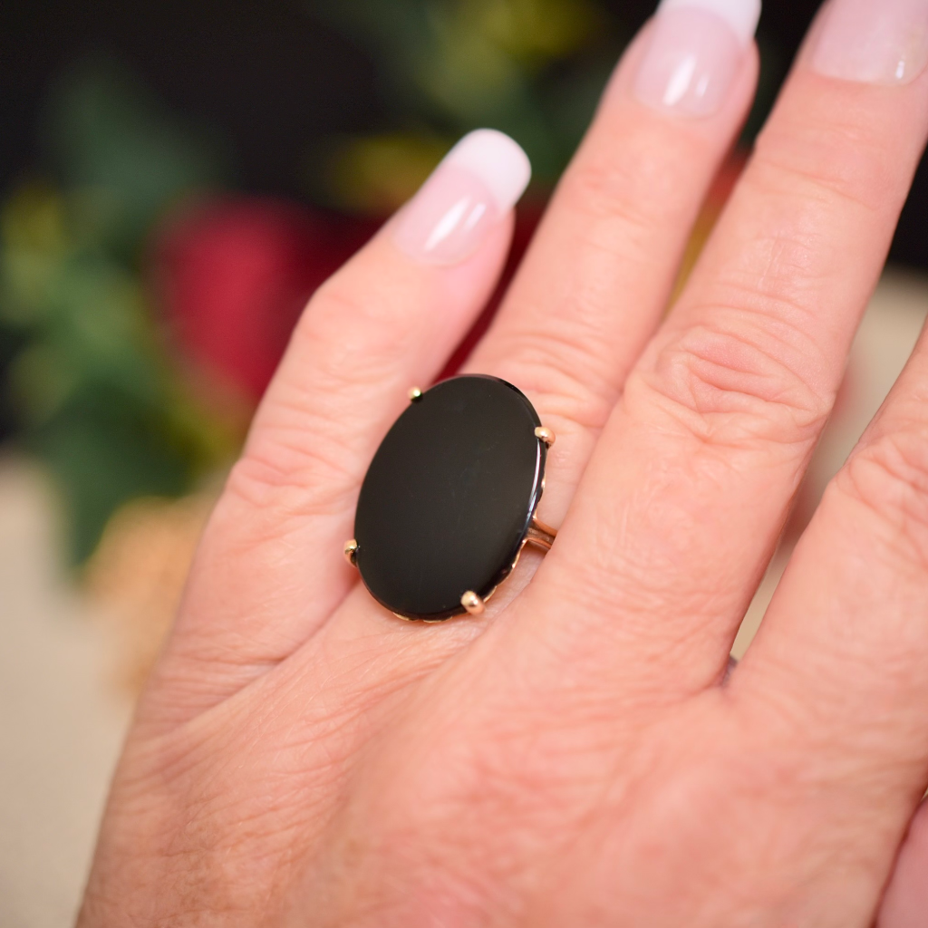 Vintage Mid Century 10ct Yellow Gold Onyx Ring Circa 1940’s
