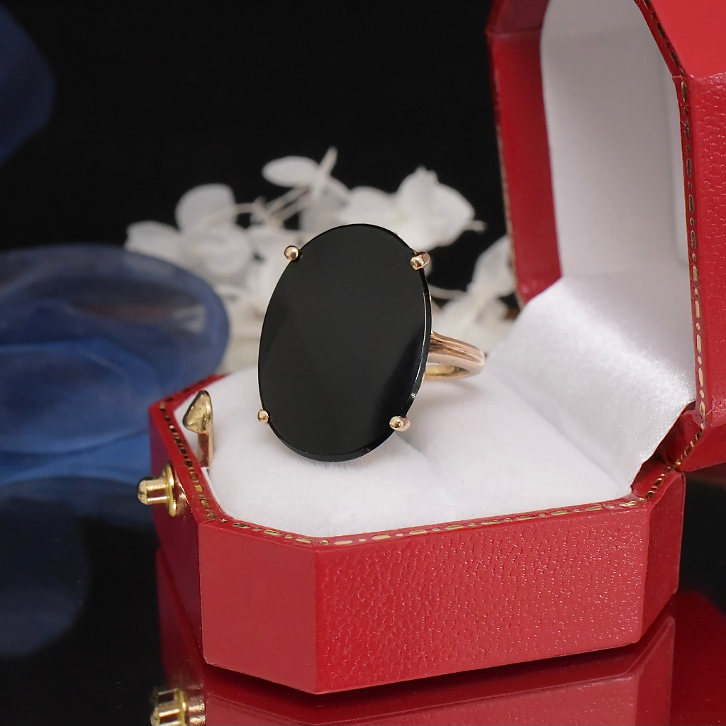 Vintage Mid Century 10ct Yellow Gold Onyx Ring Circa 1940’s
