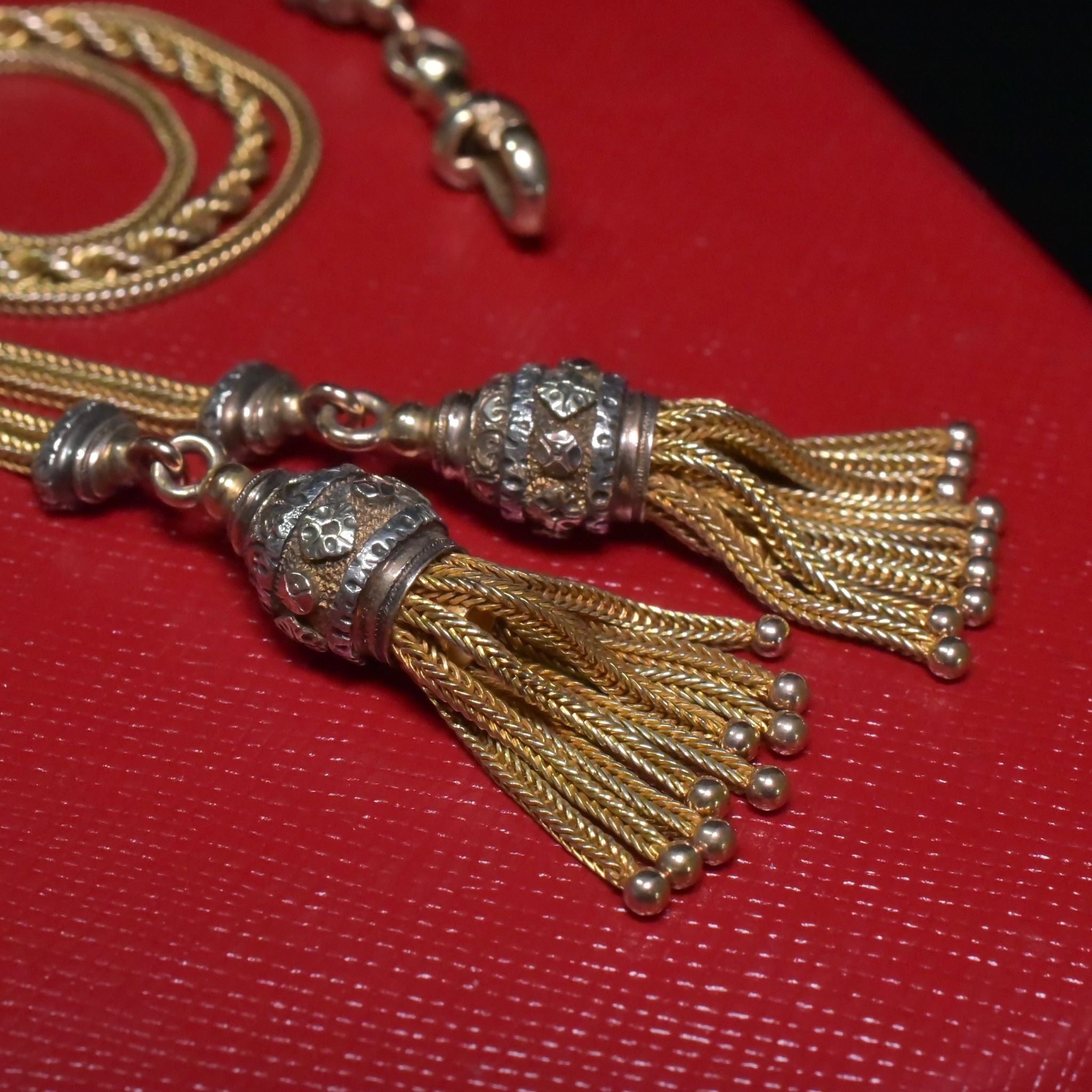 Outstanding Antique Victorian 9ct Tri-Colour Ladies Albertina Tassel Pocket Watch Chain Circa 1880-90
