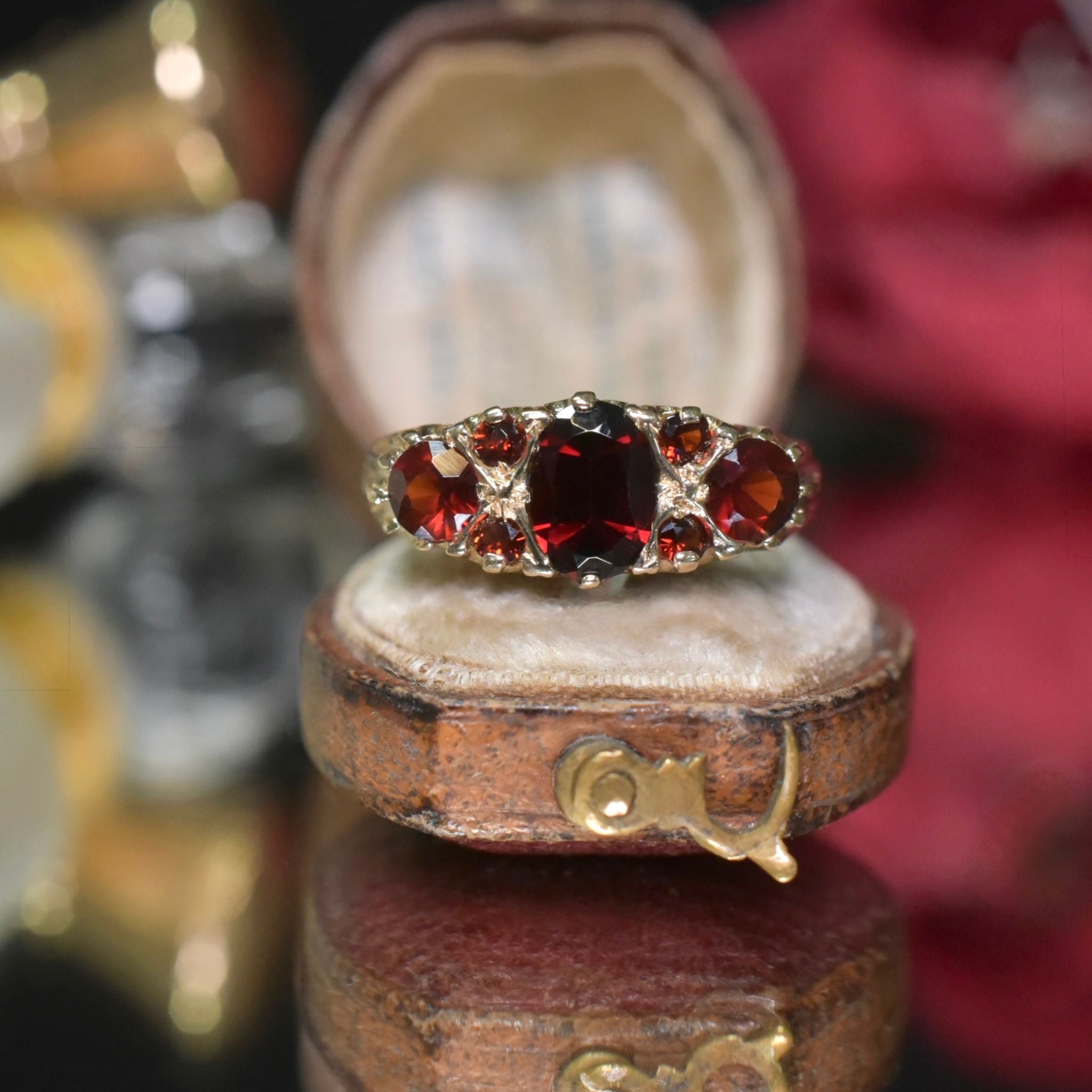 Vintage 9ct Yellow Gold Garnet Ring