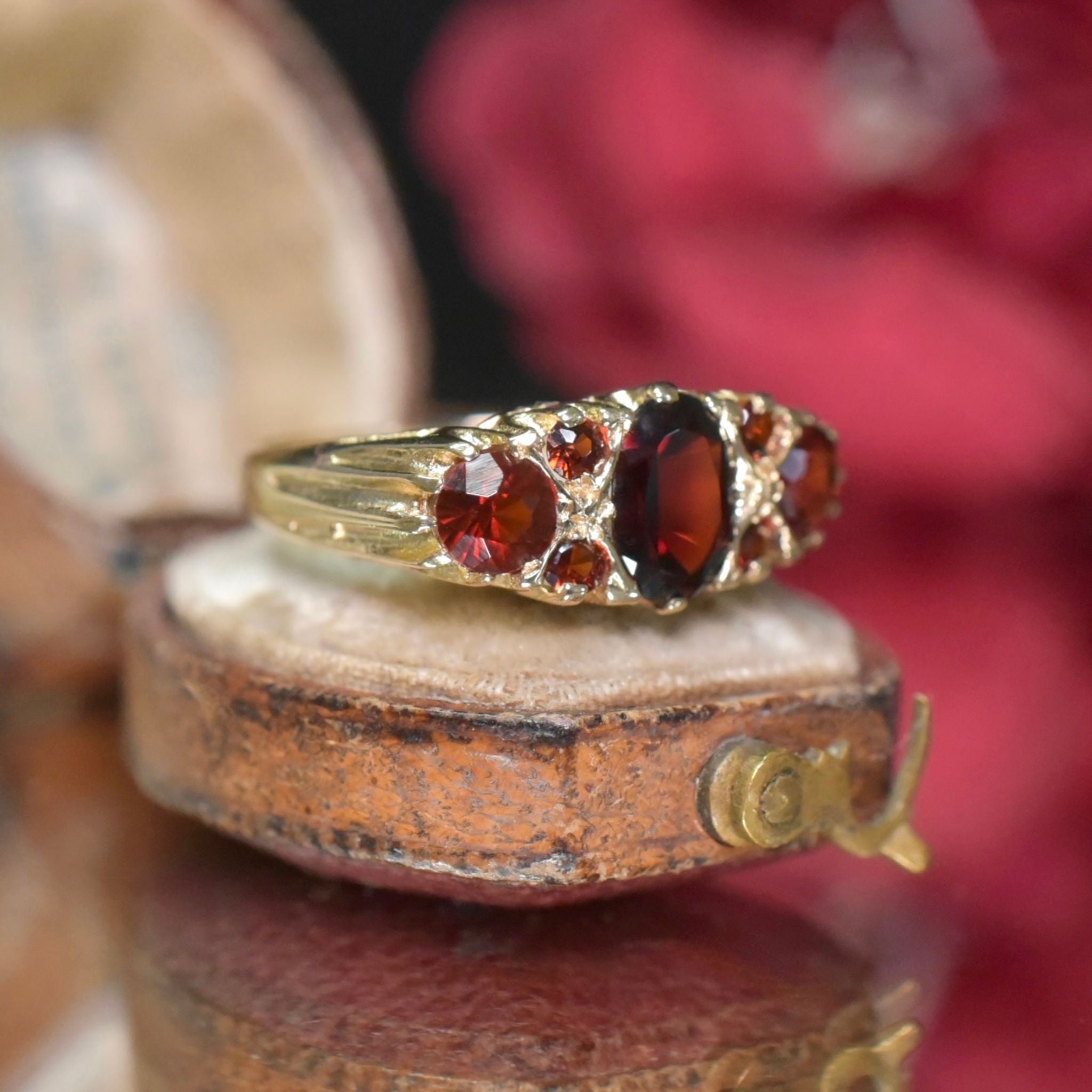 Vintage 9ct Yellow Gold Garnet Ring