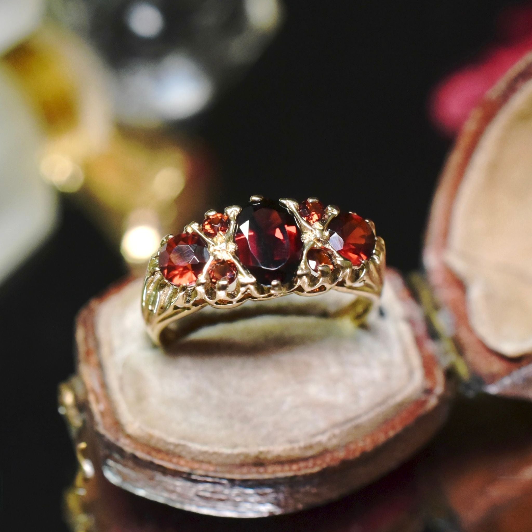 Vintage 9ct Yellow Gold Garnet Ring