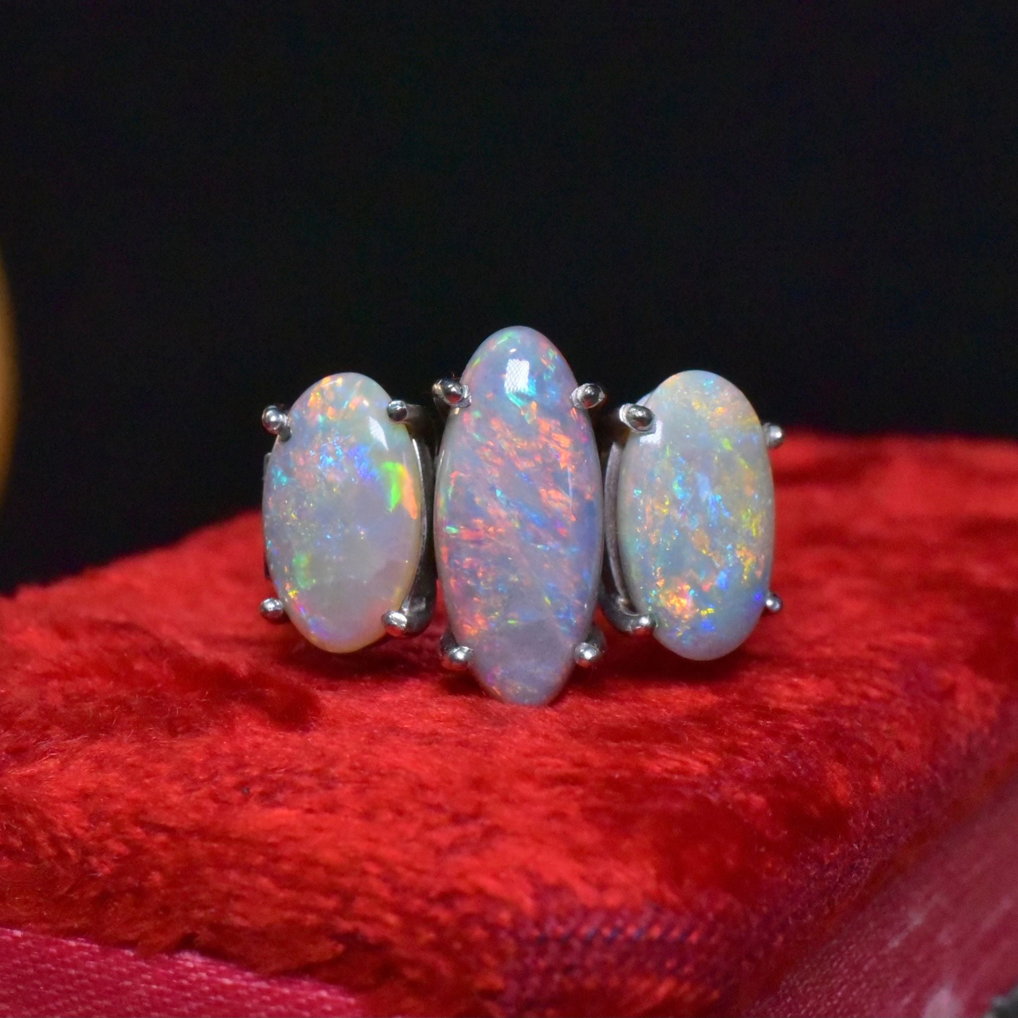 Vintage 9ct White Gold Solid Dark Opal Ring