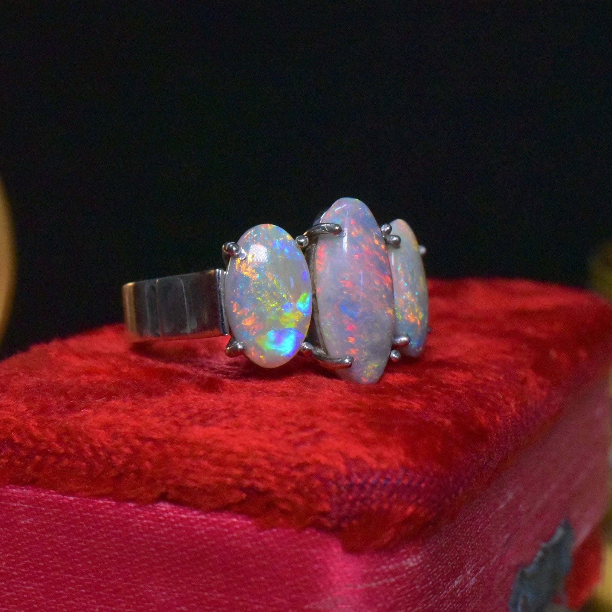 Vintage 9ct White Gold Solid Dark Opal Ring