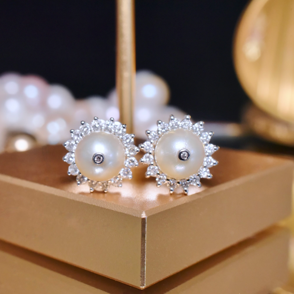 Superb Modern 14ct White Gold Pearl And Diamond Halo Earrings