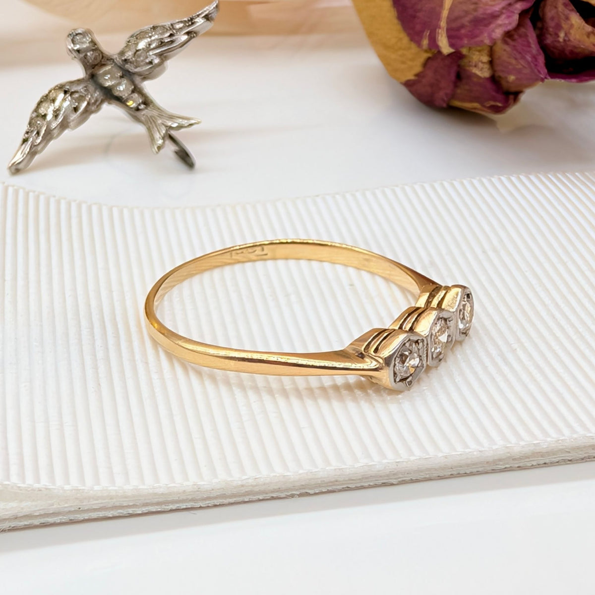 Antique 18ct Yellow Gold Diamond Trilogy Ring — TDW 0.15ct