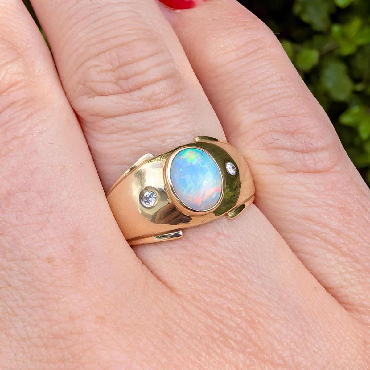 Gorgeous 9ct Yellow Gold Coober Pedy Solid White Opal And Diamond Ring