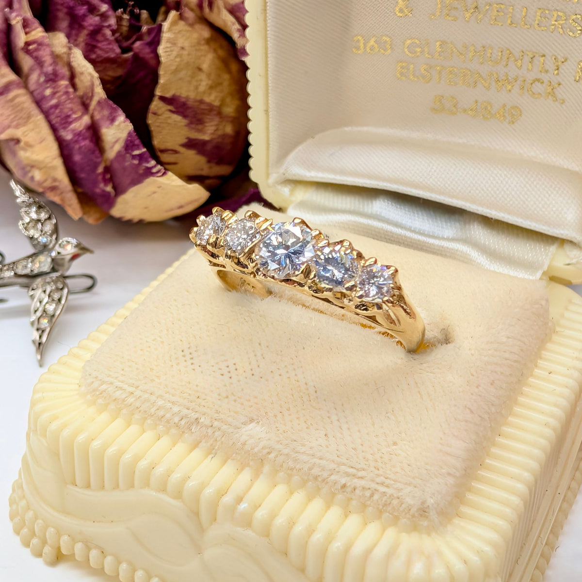 Contemporary 18ct Yellow Gold Five-Stone Diamond Ring TDW 0.97ct Complete With Independent Gemmological Valuation $5635 AUD