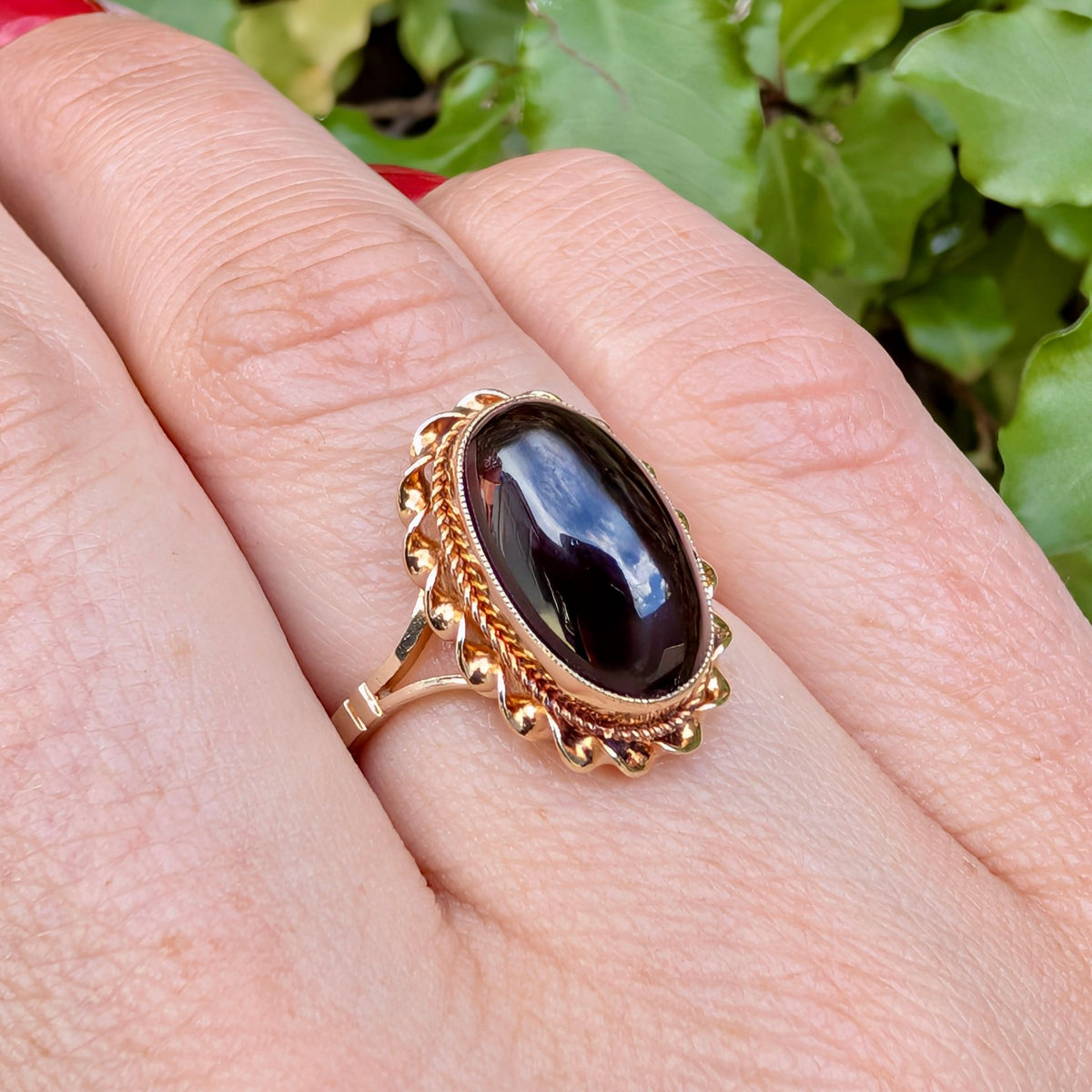 Gorgeous Vintage 9ct Yellow Gold Cabochon Almandine Garnet Ring -Birmingham 1978