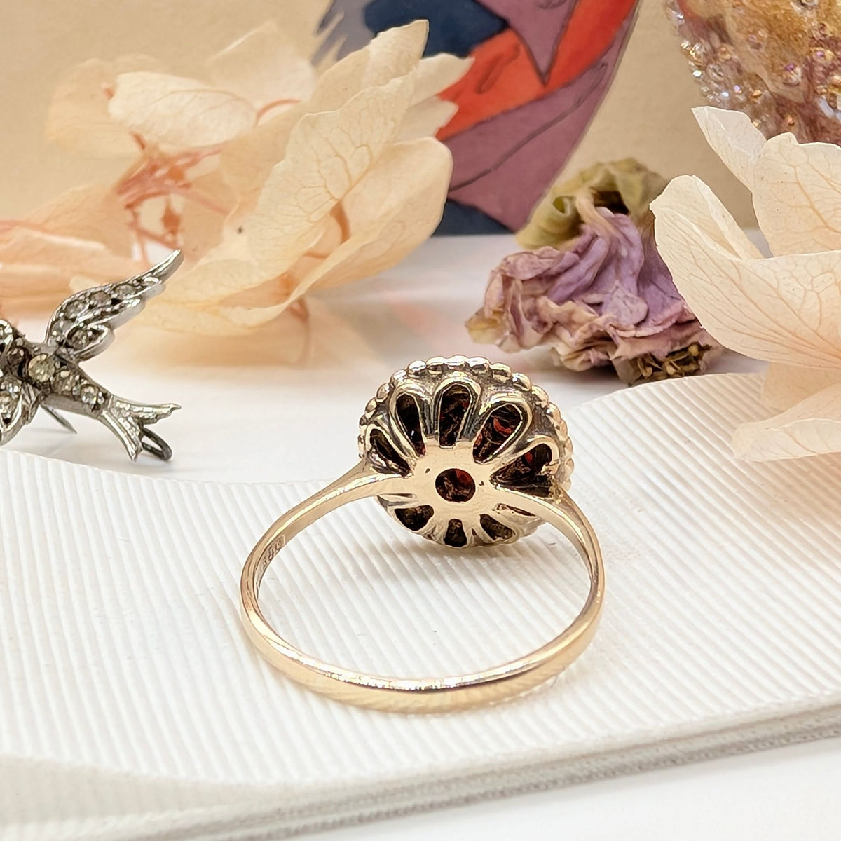 Vintage 9ct Yellow Gold Garnet Daisy Cluster Ring - London 1966