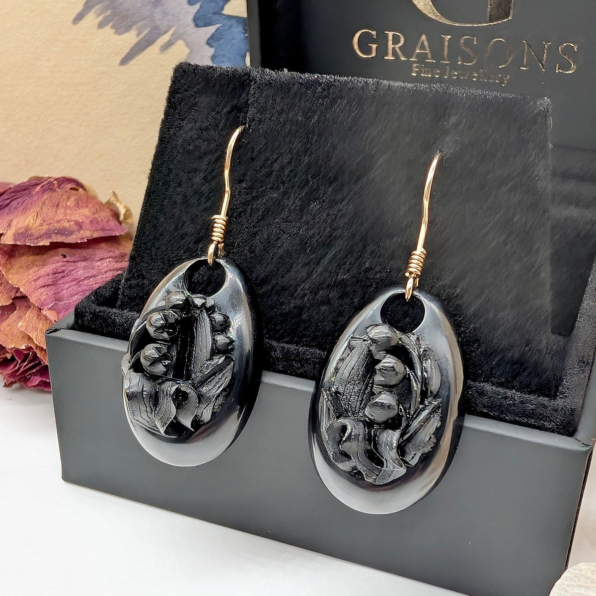 Beautiful Victorian 9ct Yellow Gold Carved Floral Jet Drop Earrings 1880-1900
