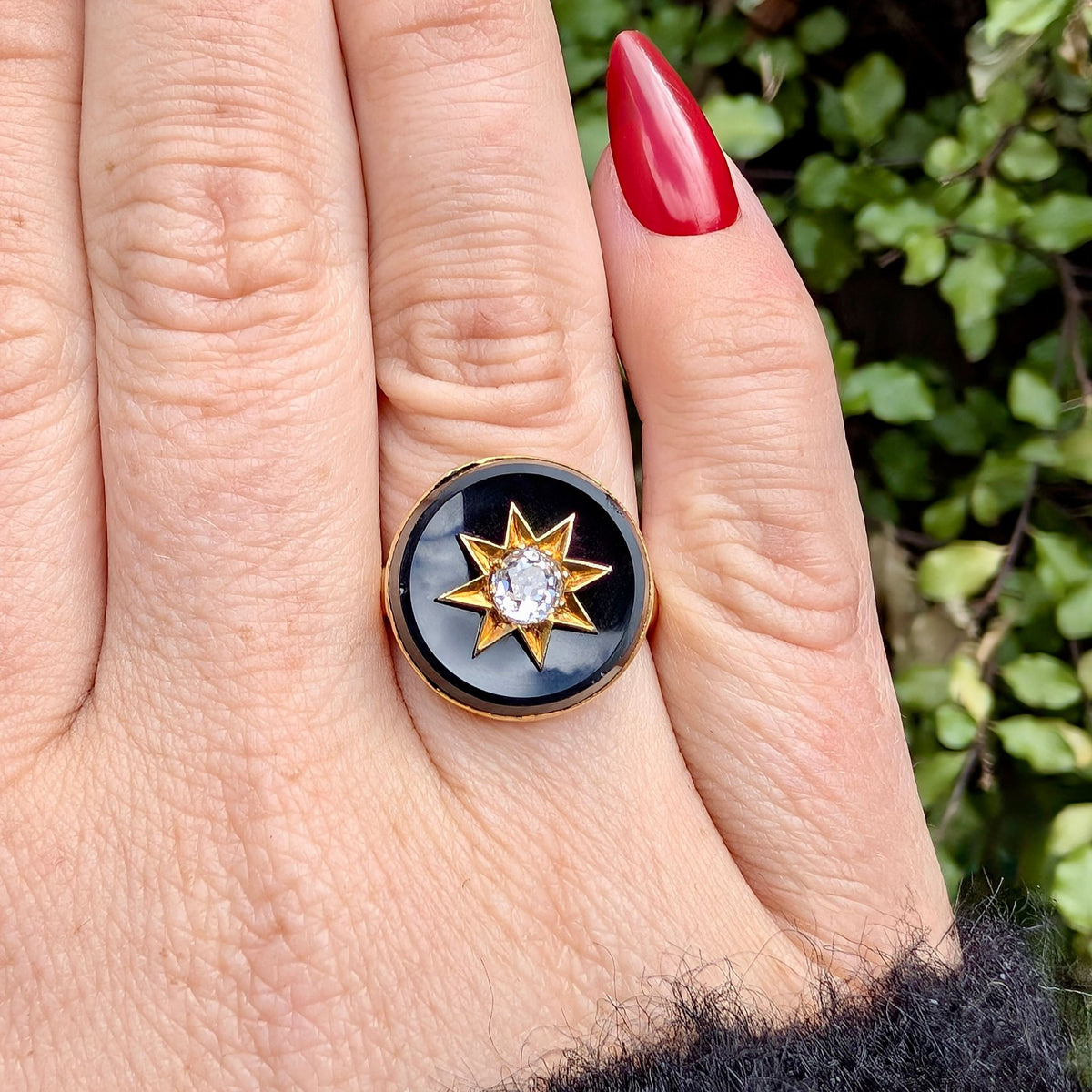 Striking Mid-Century 9ct Yellow Gold Old European-cut Diamond & Onyx ‘Starburst’ Ring - Payton, Pepper & Sons Ltd, Birmingham 1955