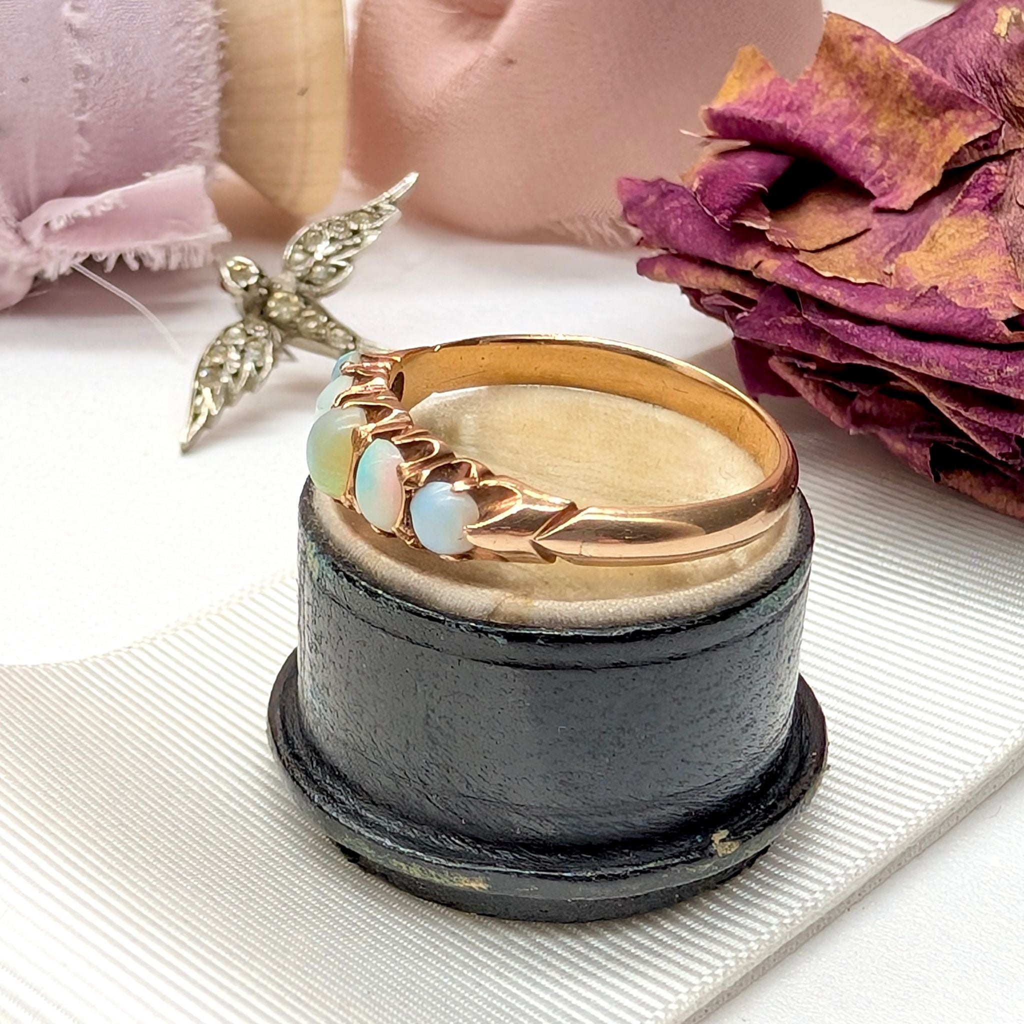 Antique Australian 15ct Yellow Gold Solid Opal Half-Hoop Ring Cira 1900s