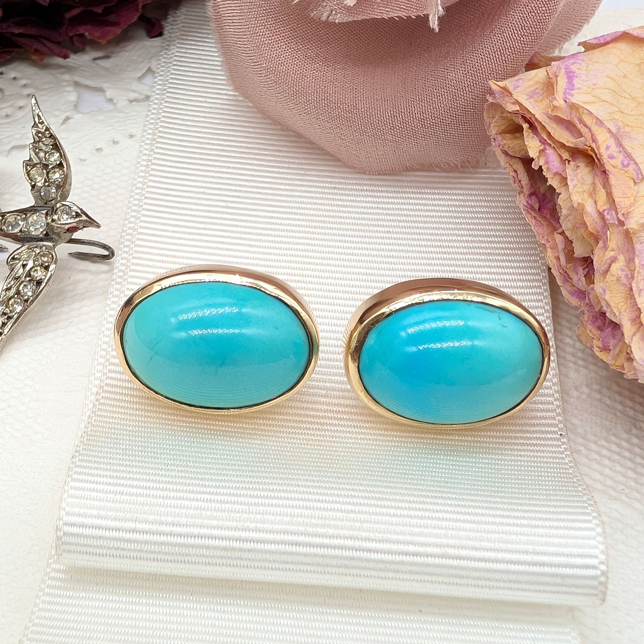 Vintage Yellow Gold Natural Turquoise Cabochon Earrings