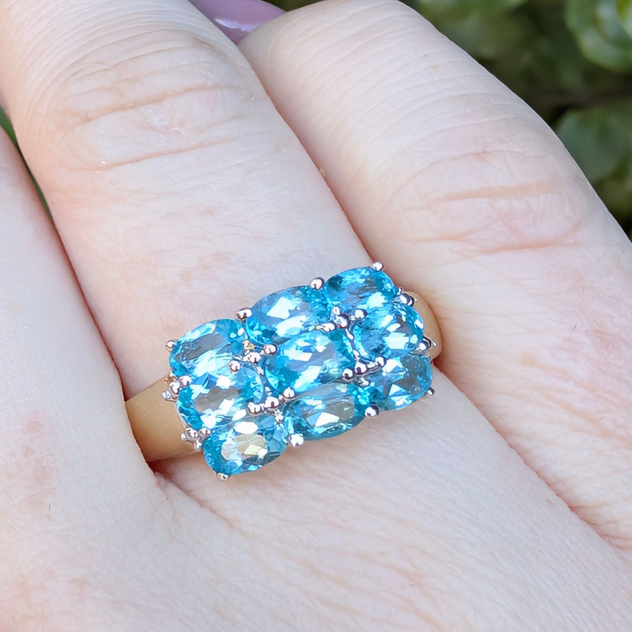 Gorgeous Contemporary 9ct Yellow Gold Multi-Row Blue Topaz Ring