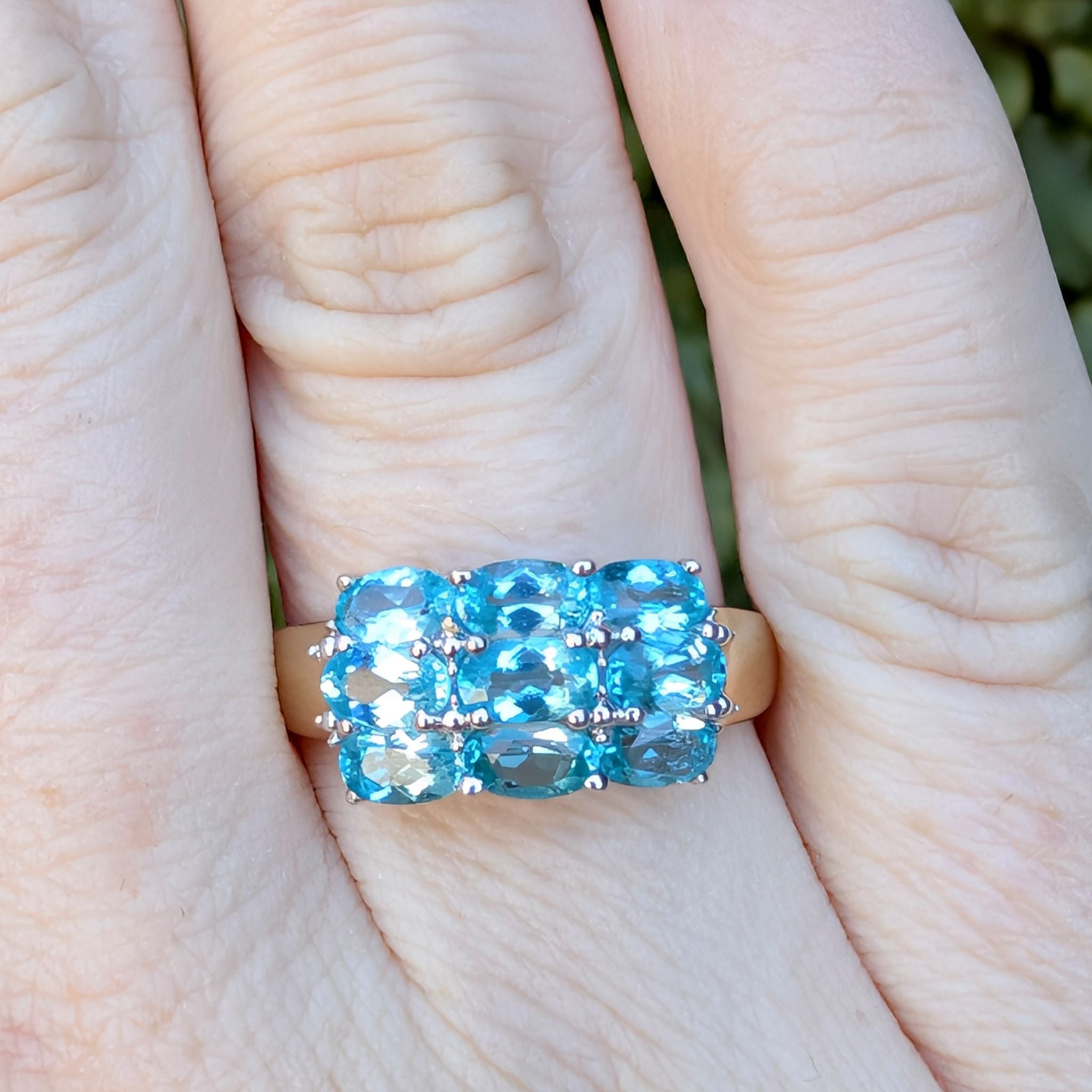 Gorgeous Contemporary 9ct Yellow Gold Multi-Row Blue Topaz Ring
