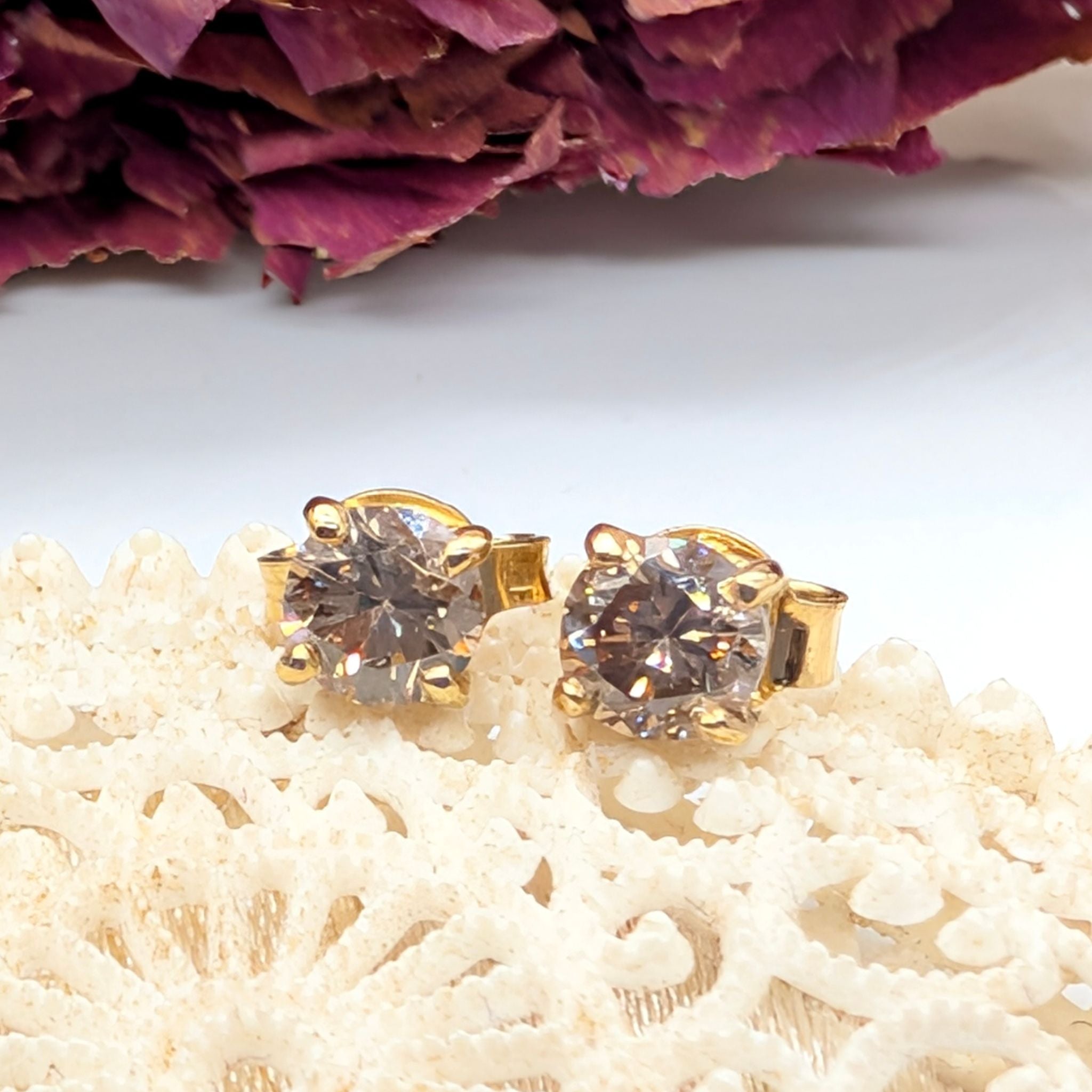 Stunning 9ct and 18ct Yellow Gold Champagne Diamond Earrings TDW 0.74CT