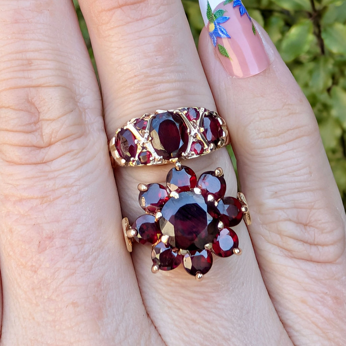 Vintage 9ct Yellow Gold Almandine Garnet ‘Daisy’ Cluster Ring - Birmingham 1973
