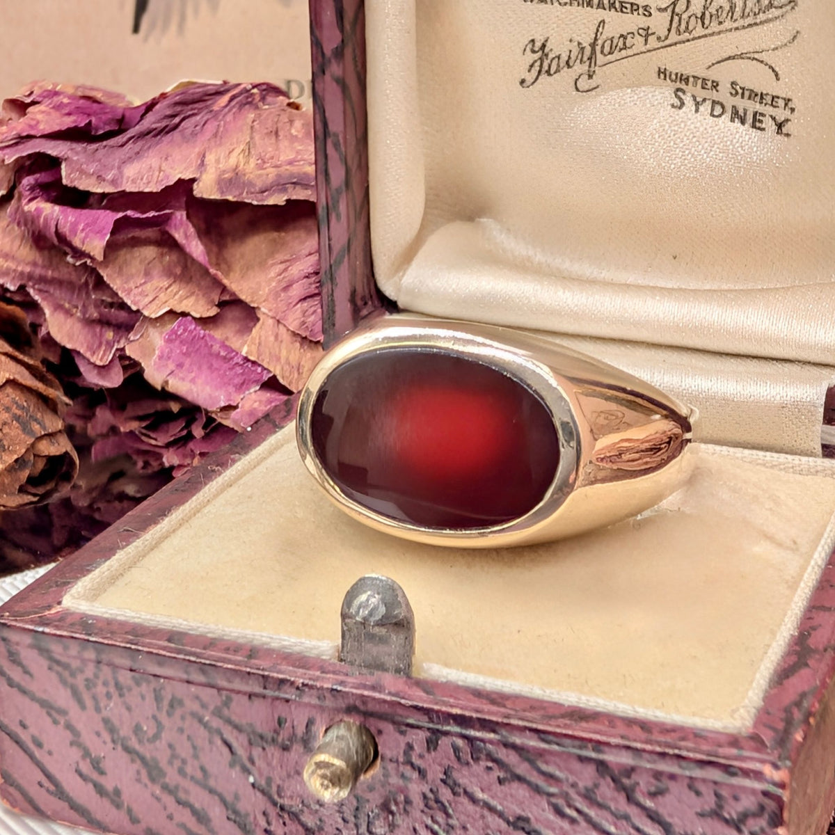 Impressive Vintage 10ct Yellow Gold Carnelian Signet Ring -8.36 grams