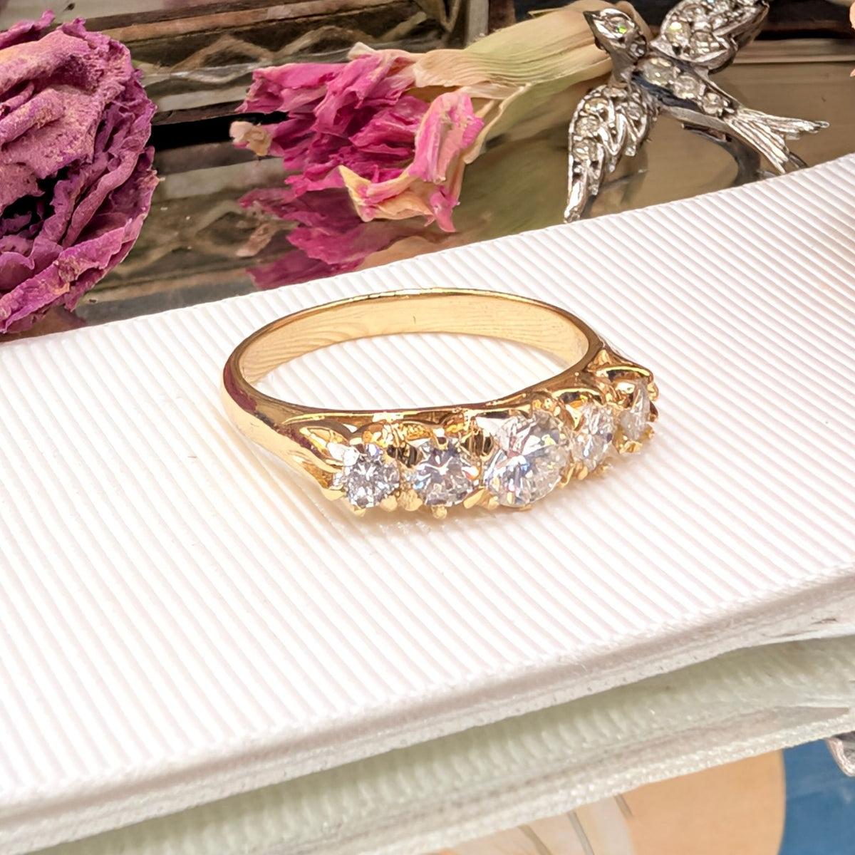 Contemporary 18ct Yellow Gold Five-Stone Diamond Ring TDW 0.97ct Complete With Independent Gemmological Valuation $5635 AUD