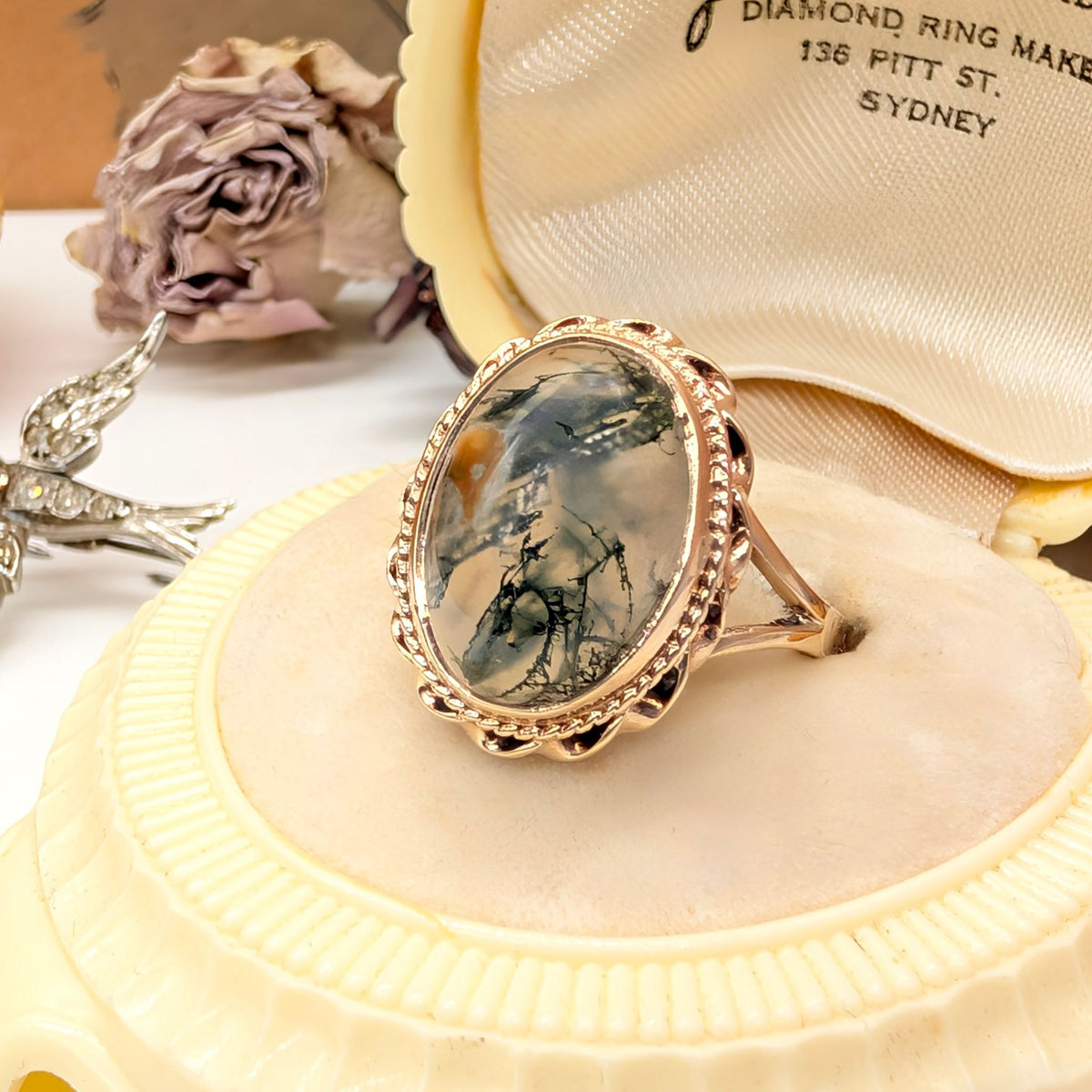 Gorgeous Vintage 9ct Yellow Gold Moss Agate Ring