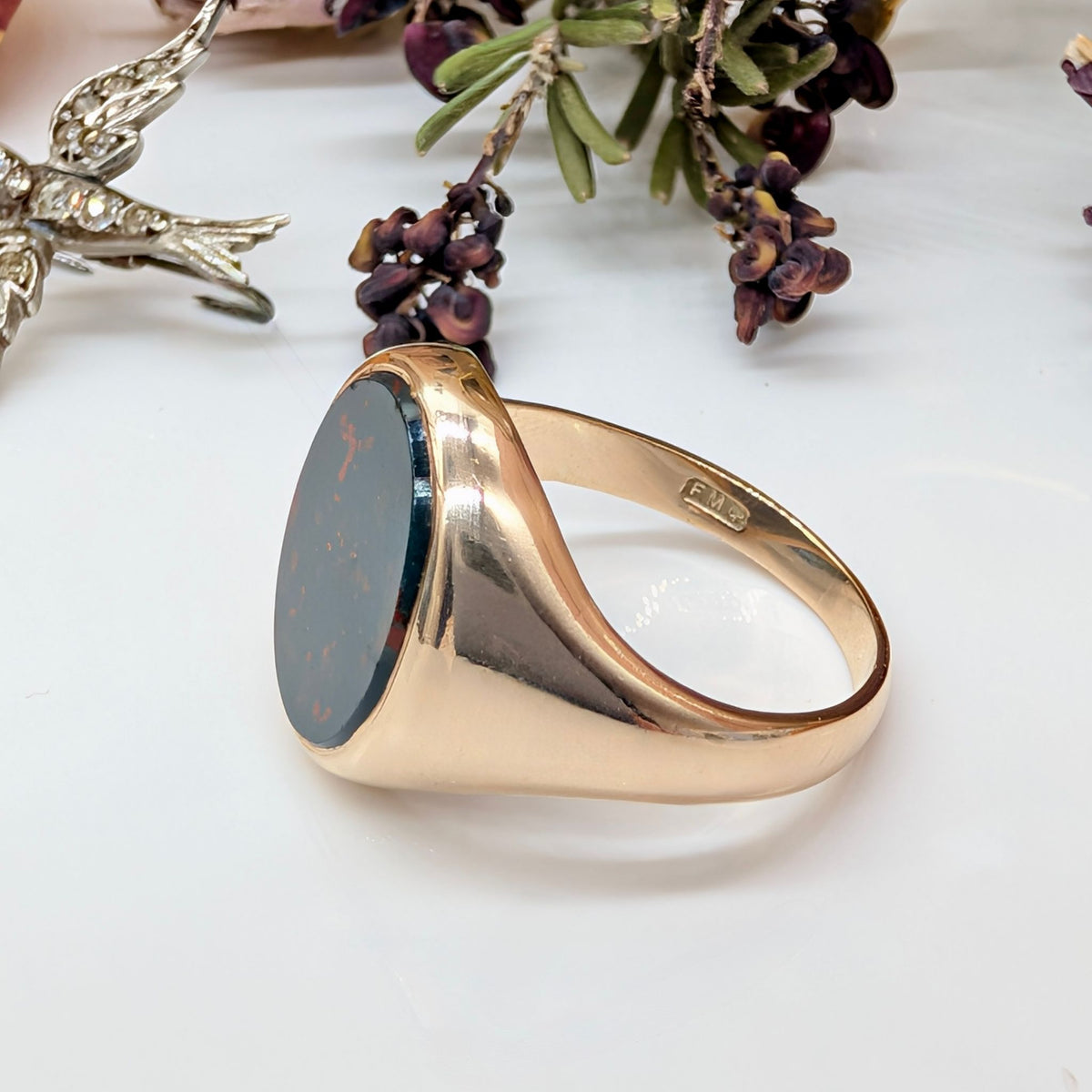 Lovely Vintage 9ct Yellow Gold Bloodstone Signet Ring — London 1958