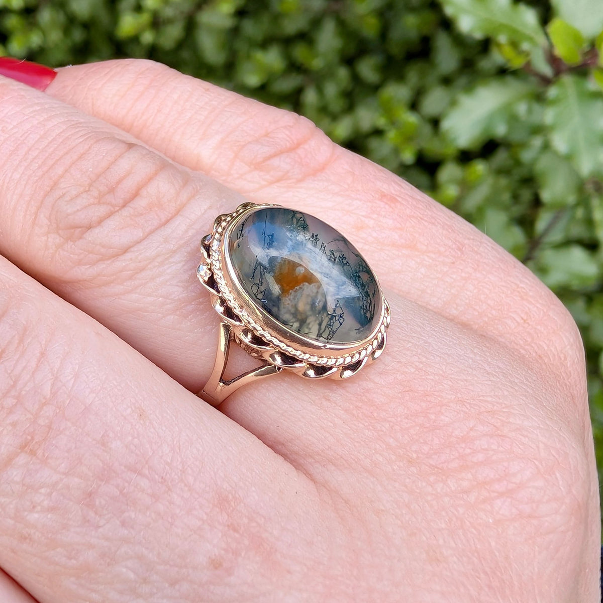 Gorgeous Vintage 9ct Yellow Gold Moss Agate Ring