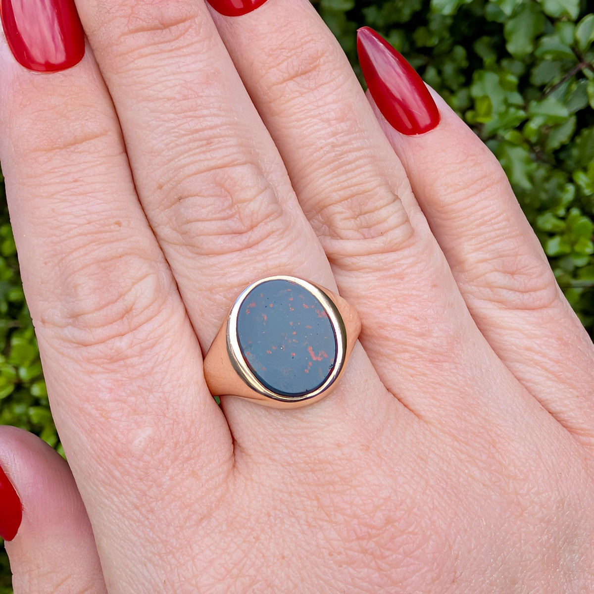 Lovely Vintage 9ct Yellow Gold Bloodstone Signet Ring — London 1958