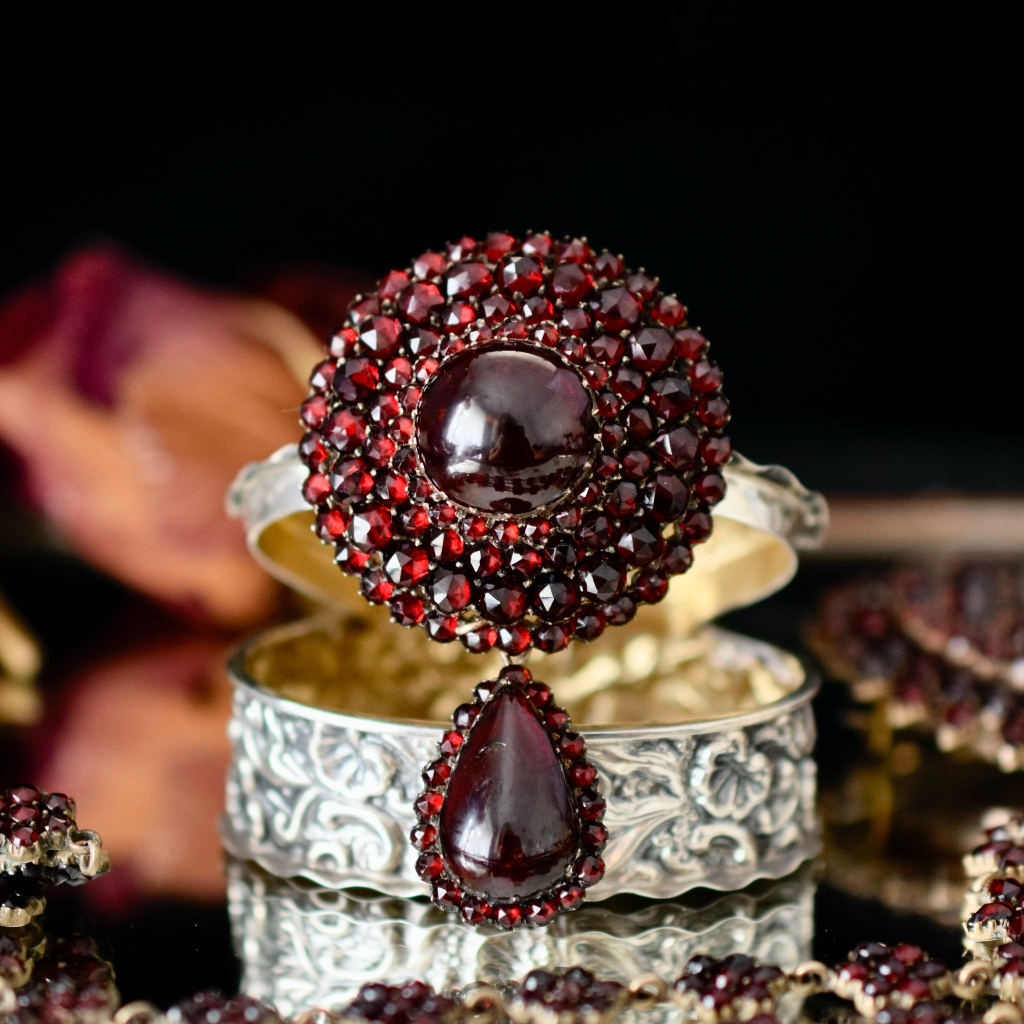 Garnet brooch online