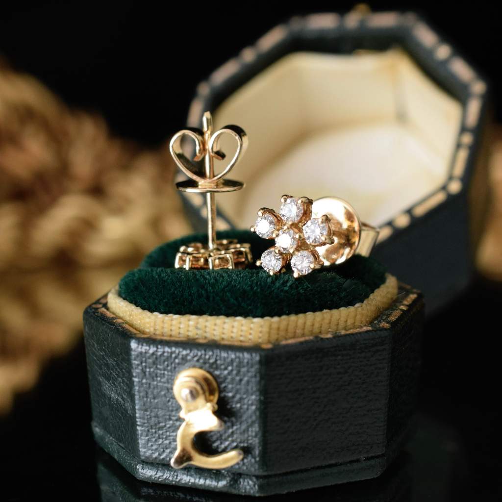 Modern 18ct Yellow Gold Diamond ‘Daisy’ Cluster Earrings