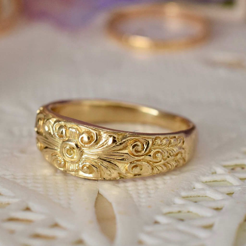 Modern 9ct Yellow Gold ‘Antique Style’ Floral Engraved Ring