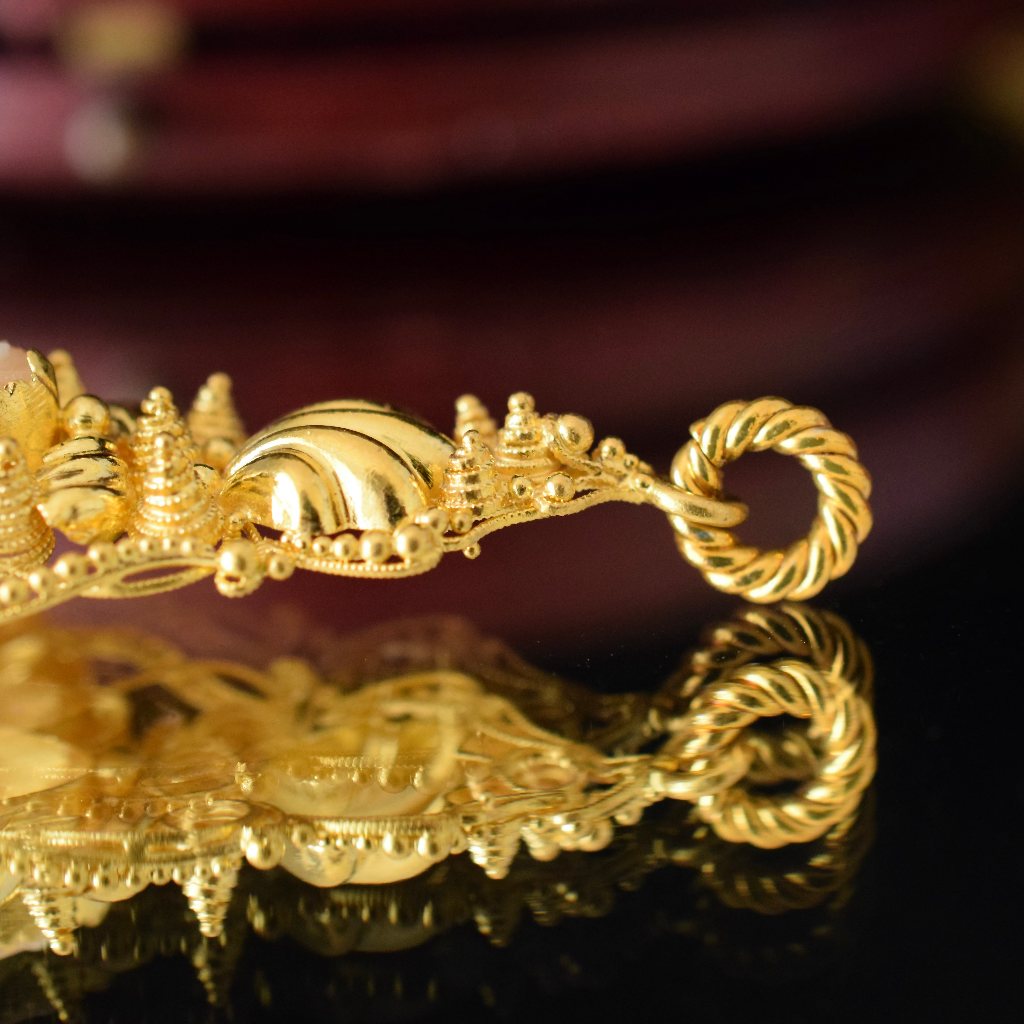 Antique Mid-Victorian 21ct Yellow Gold And Cameo Pendant Circa 1860