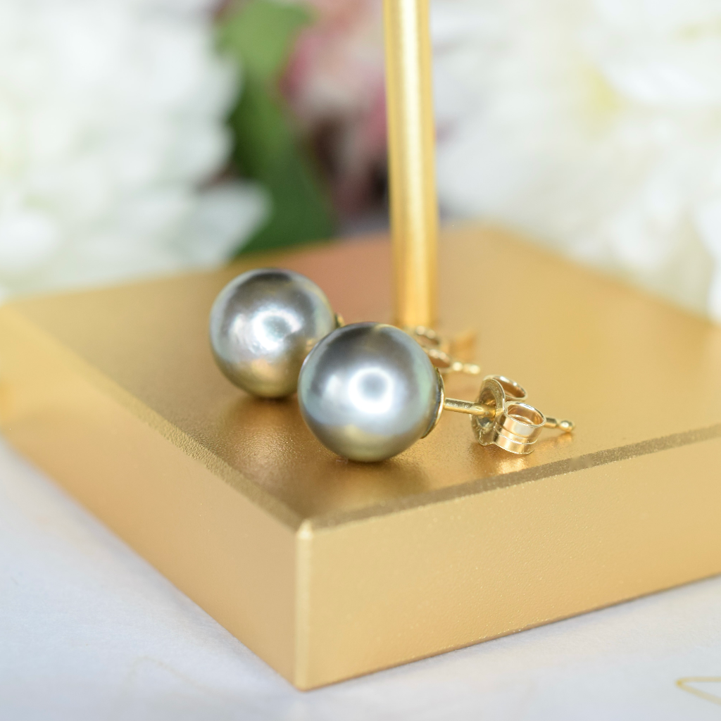 Modern 18ct Yellow Gold Round Tahitian Pearl Stud Earrings