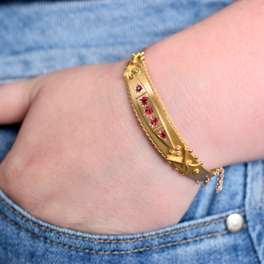Antique Australian 9ct Rose Gold Garnet-Topped Doublet Bangle By Robert Rollason - 1888-1925