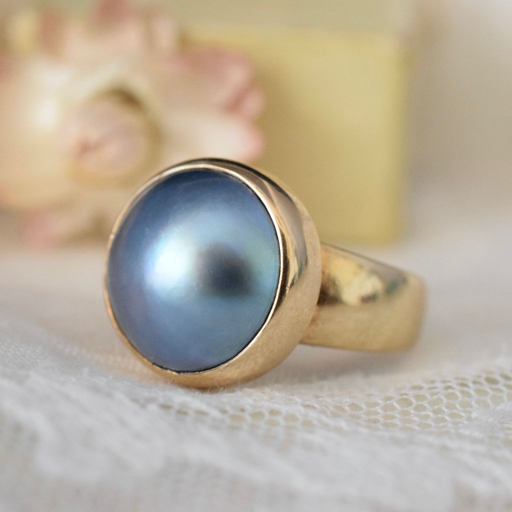 Modern Heavy 9ct Yellow Gold Mabe Pearl Ring
