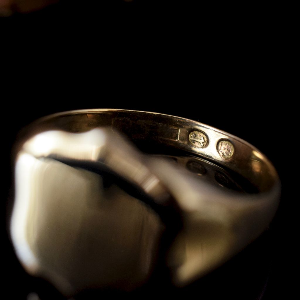 Antique Art Deco 9ct Yellow Gold Signet Ring London 1932