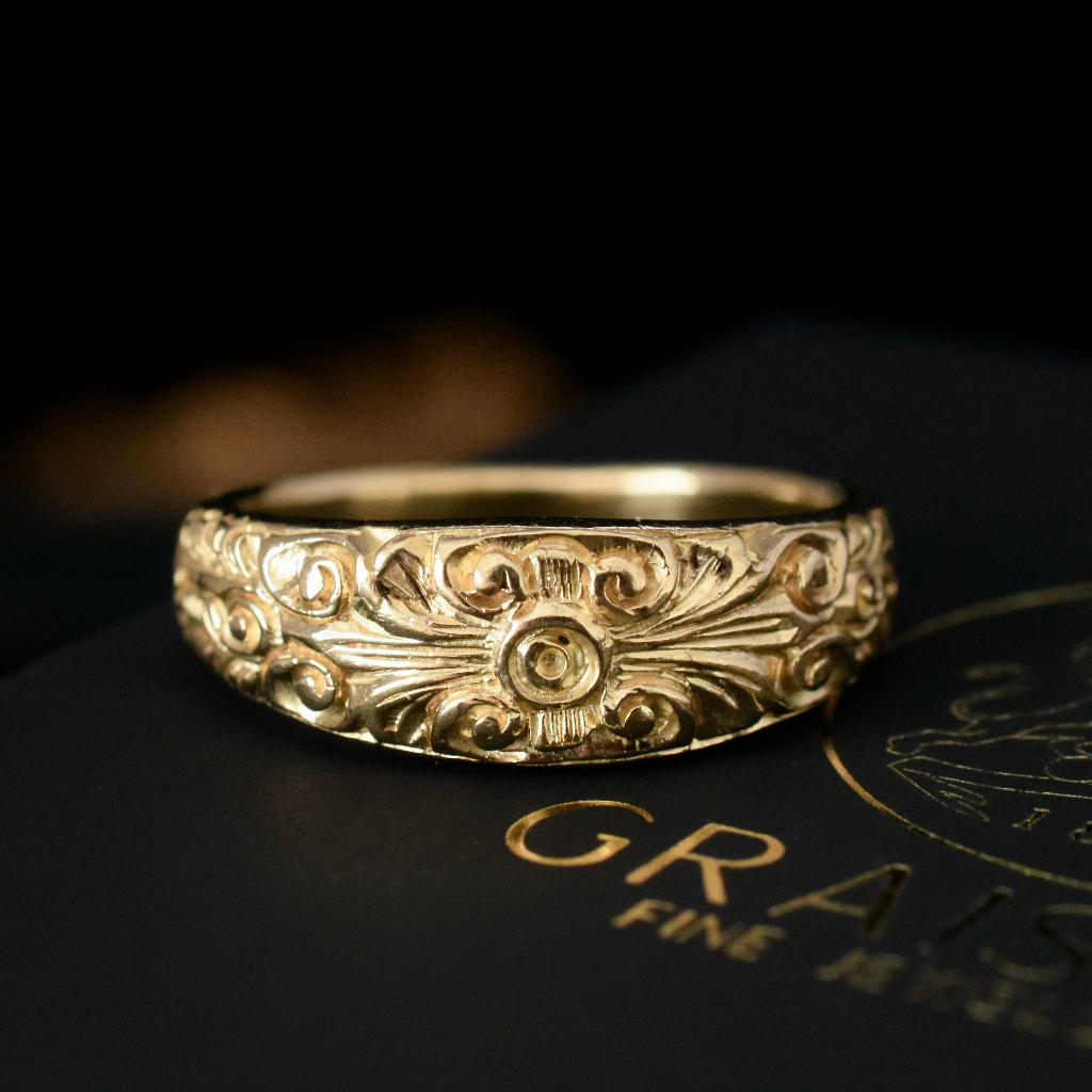 Modern 9ct Yellow Gold ‘Antique Style’ Floral Engraved Ring