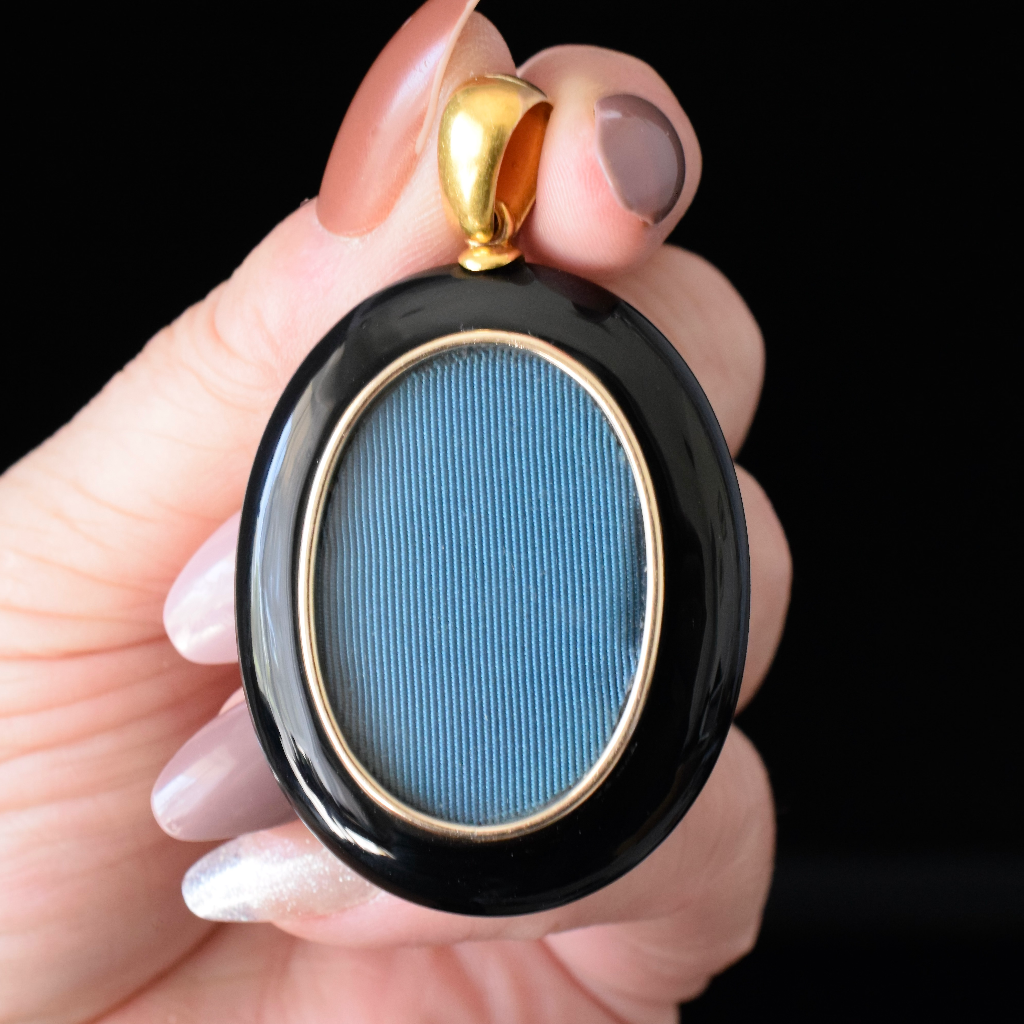 Antique Victorian 18ct Yellow Gold Onyx And Seed Pearl Locket Circa 1890