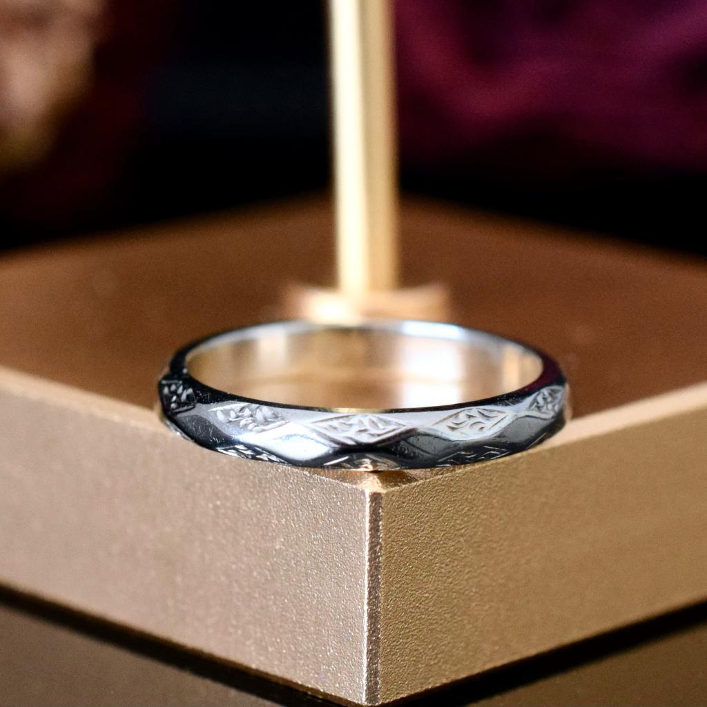 Vintage Australian 18ct White Gold ‘Rodd - Apex’ ring circa 1940’s