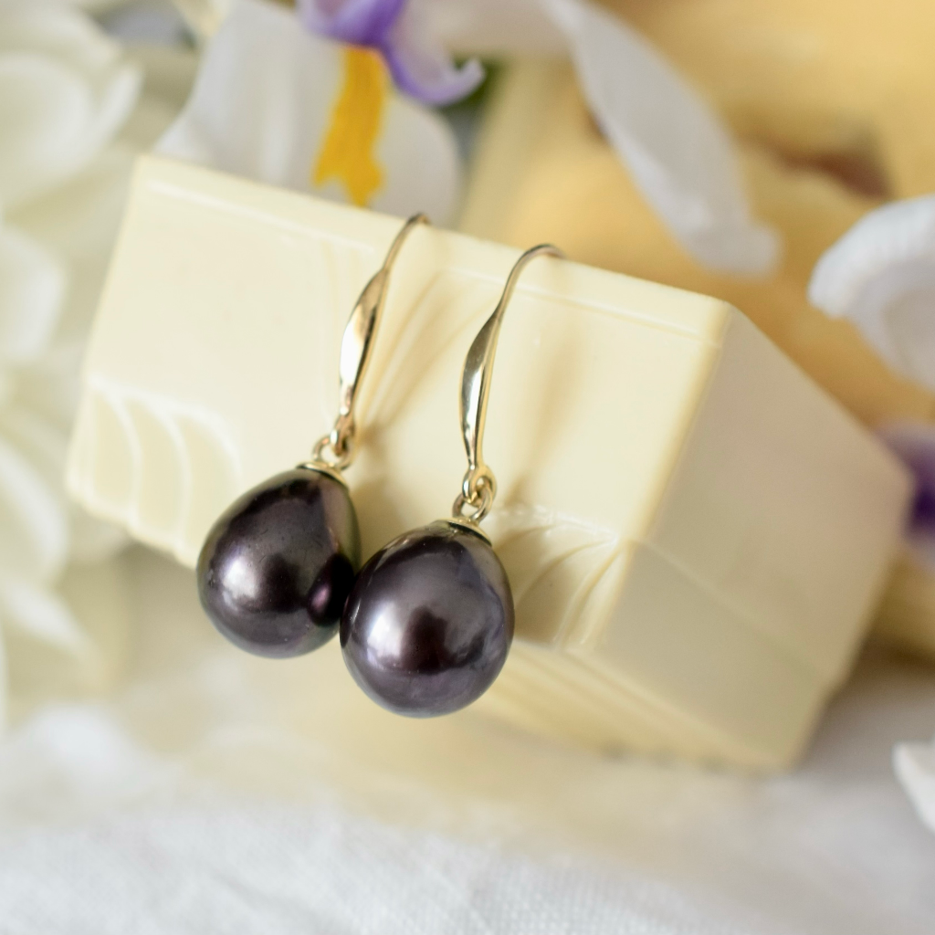 Modern 9ct Yellow Gold Baroque Tahitian Pearl Drop Earrings