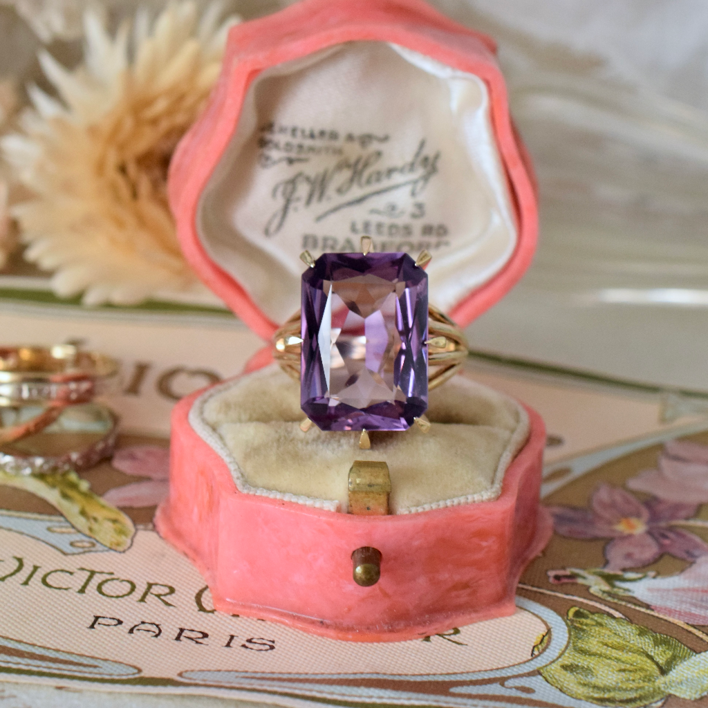 Large Mid Century 14ct Yellow Gold Amethyst Ring