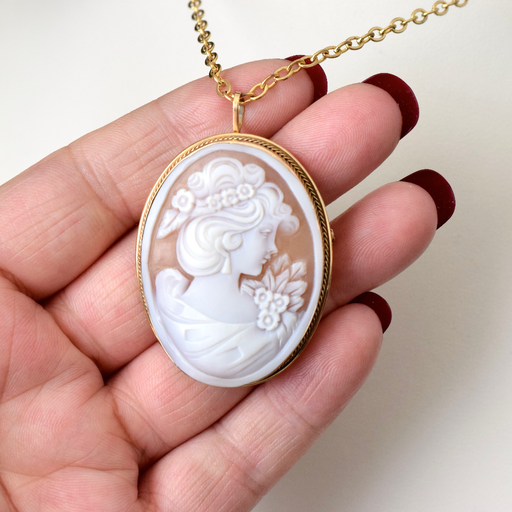 Vintage 9ct Yellow Gold Cameo Pendant / Brooch - Varese Italy
