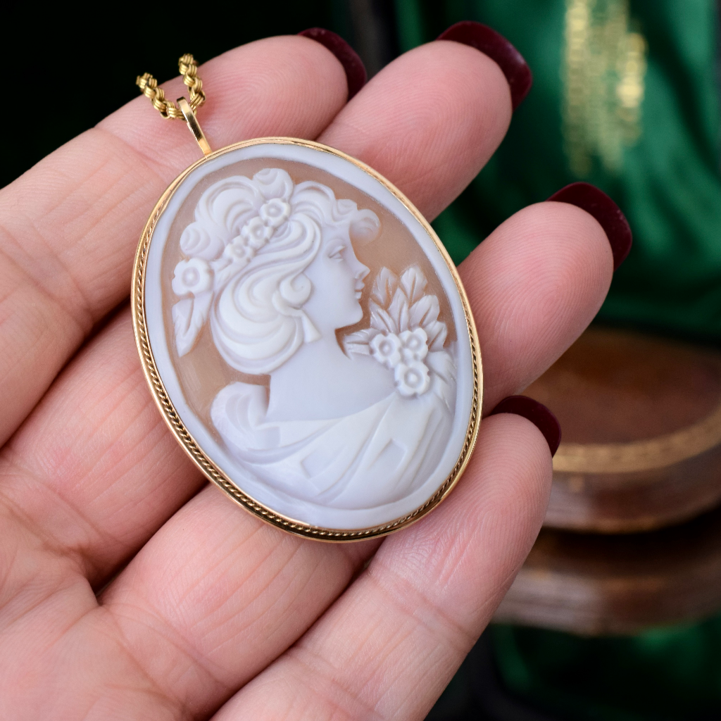 Vintage 9ct Yellow Gold Cameo Pendant / Brooch - Varese Italy