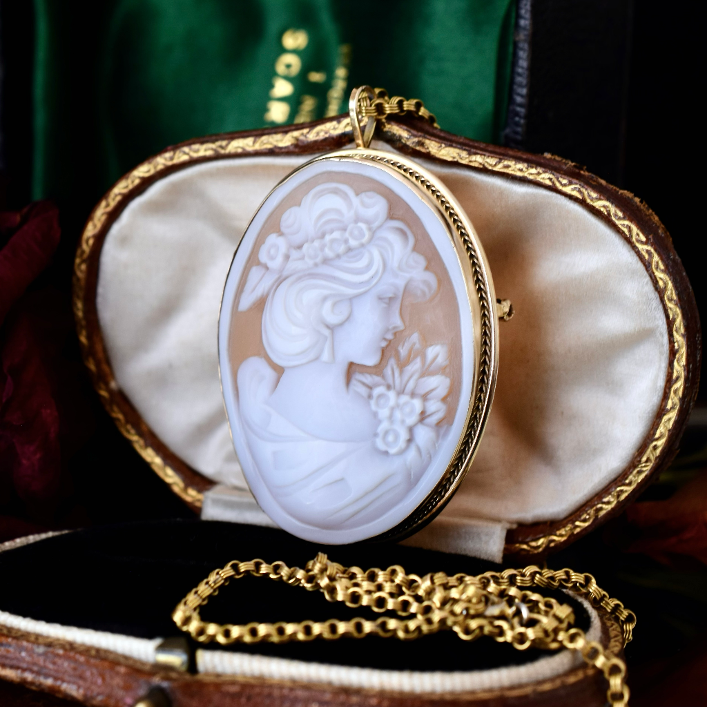 Vintage 9ct Yellow Gold Cameo Pendant / Brooch - Varese Italy