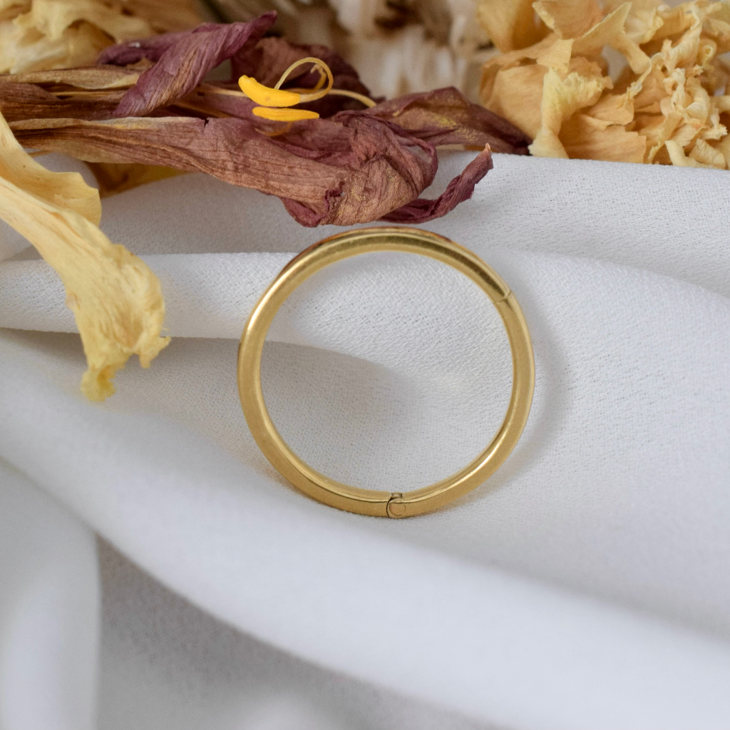 Modern 18ct Yellow Gold ‘Hinged’ Wedding Band