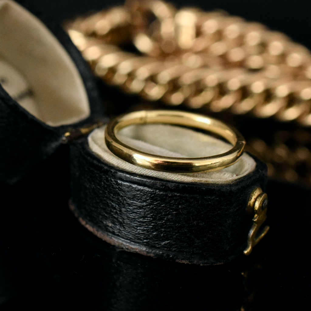 Modern 18ct Yellow Gold ‘Hinged’ Wedding Band
