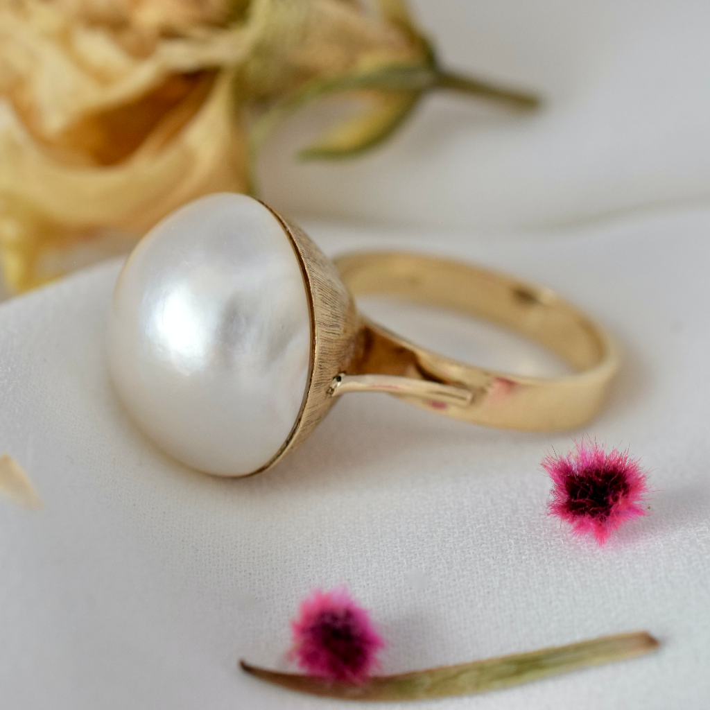 Vintage 18ct Yellow Gold Mabe Pearl Ring
