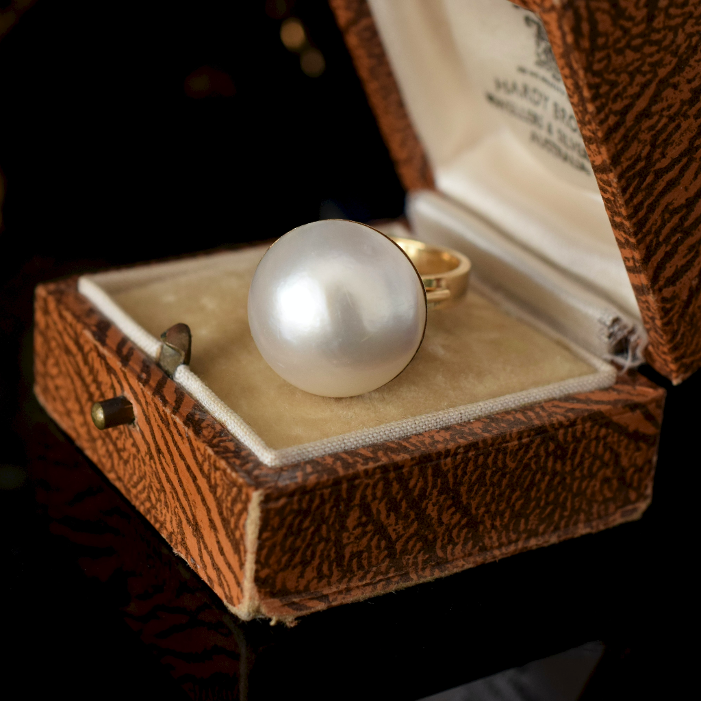 Vintage 18ct Yellow Gold Mabe Pearl Ring